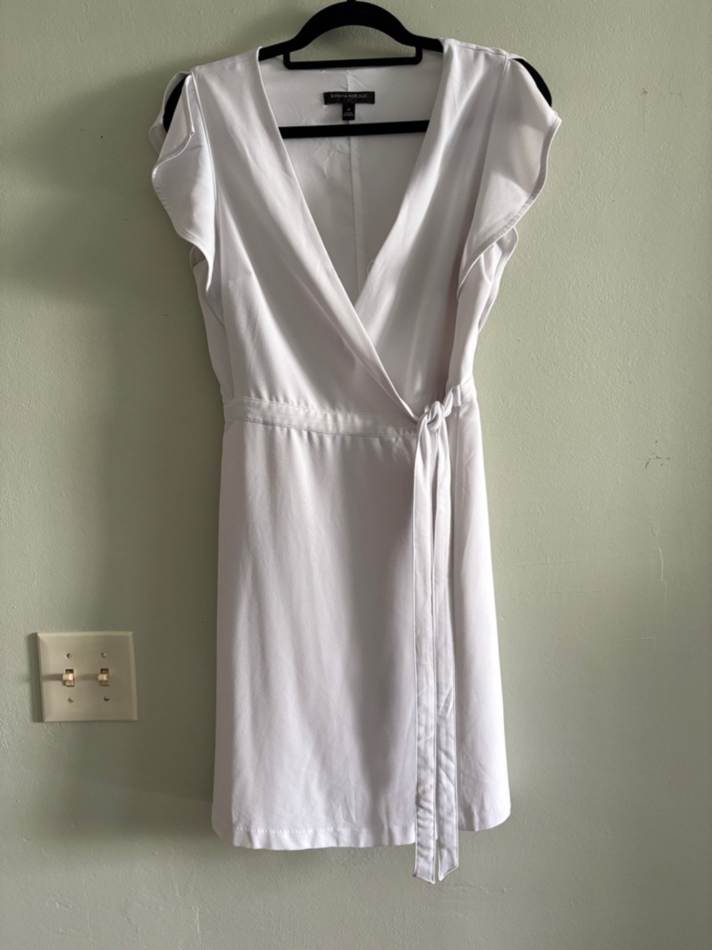 Banana Republic off white PETITE SPLIT-SLEEVE WRAP DRESS 4 NWOT
